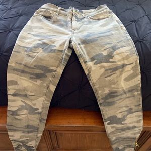 Express camo jeans